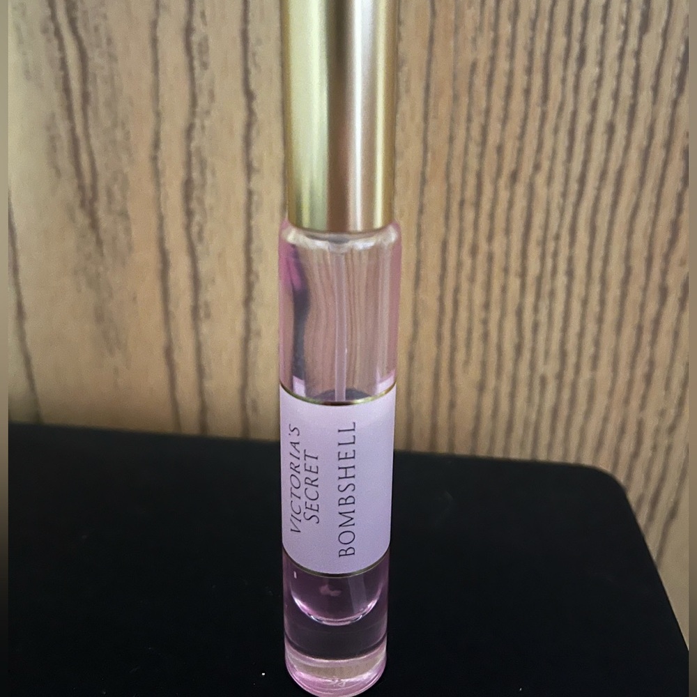 Victorias Secret Bombshell Perfume Travel Spray 7 ml/ .23 fl oz